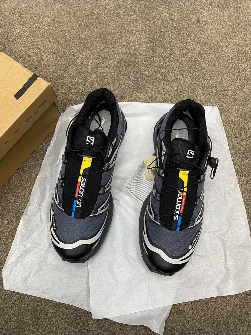 Salomon Men’s Black and Gray GORE-TEX Trail Shoes with Subtle Yellow Accent - Picture 2 of 4